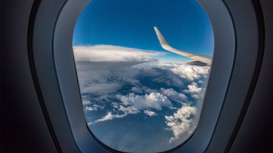 swisscard-airplane-window-stagestatic